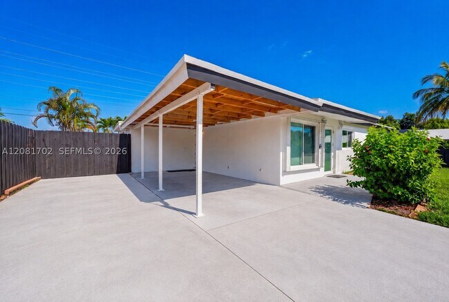 Building Photo - 3036 N 58th Ave
