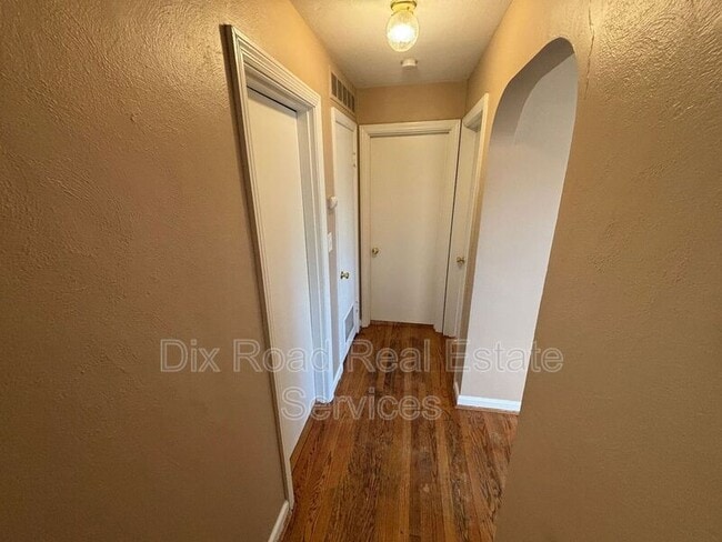 Building Photo - 1303 Barnitz St