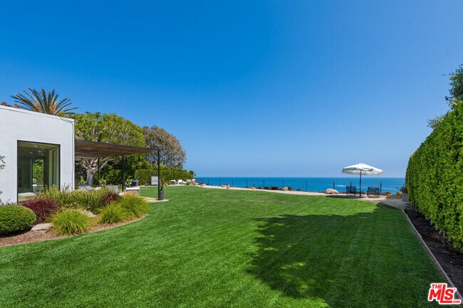 Building Photo - 28926 Cliffside Dr