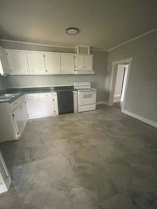 Building Photo - 324 Ramer Selmer Rd