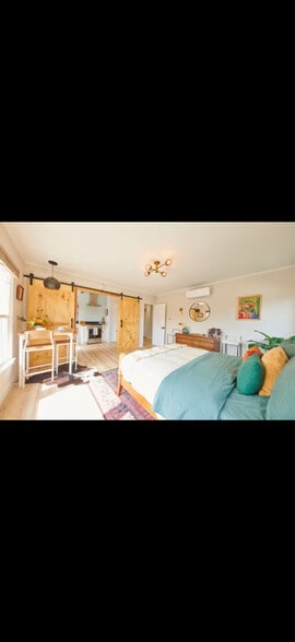 Building Photo - 232 Bath St