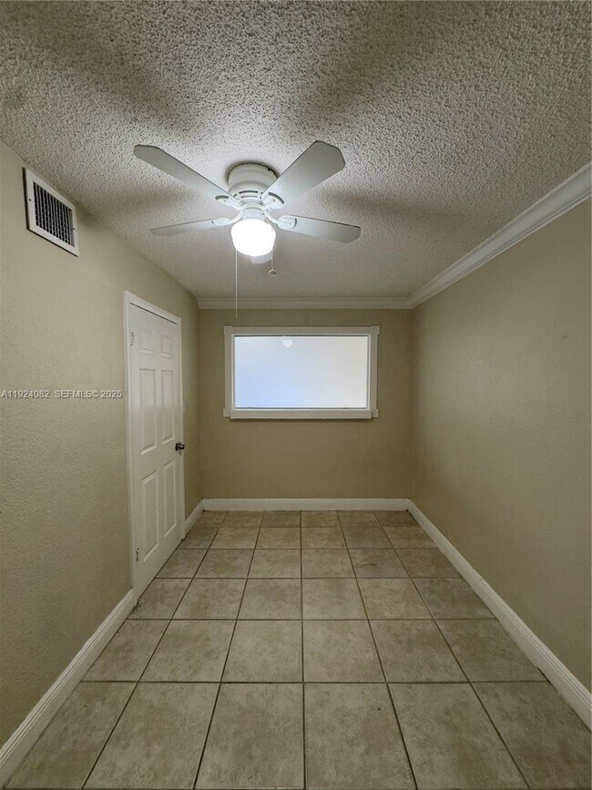 Building Photo - 6930 Miami Gardens Dr