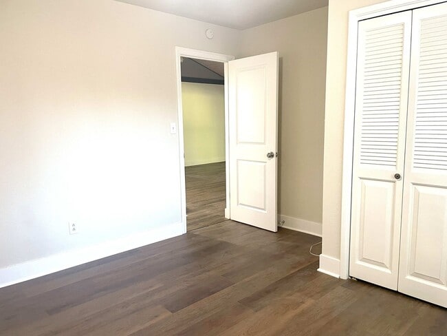 Building Photo - Single story golf course 3/2 home in Lake ...
