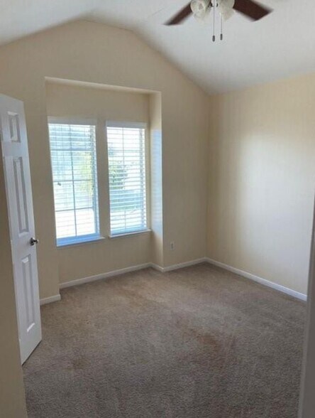 Building Photo - 6618 Autumn Thistle Dr