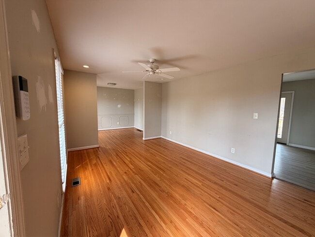 Building Photo - 1092 Sherbrooke Dr