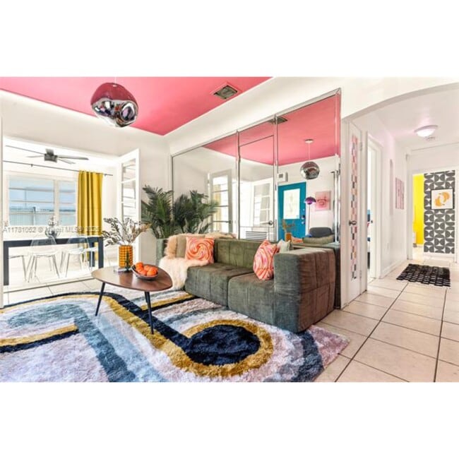 Building Photo - 260 NE 45th St