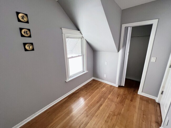 Building Photo - 2330 N Lockwood Ave