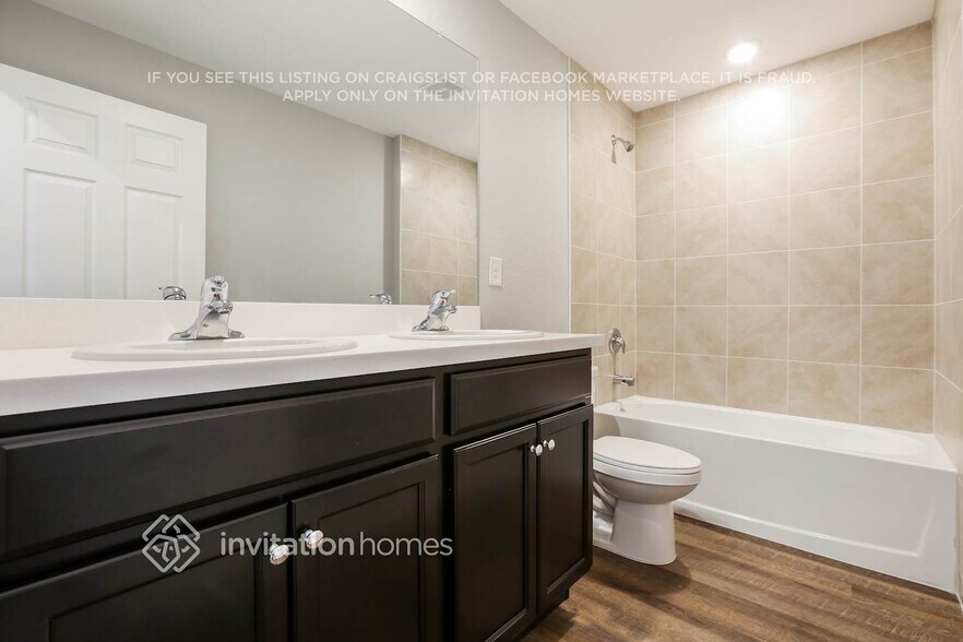 Building Photo - 433 Oldenberg St SW