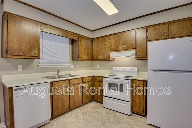 Building Photo - 138 Chalet North Boulevard - 138