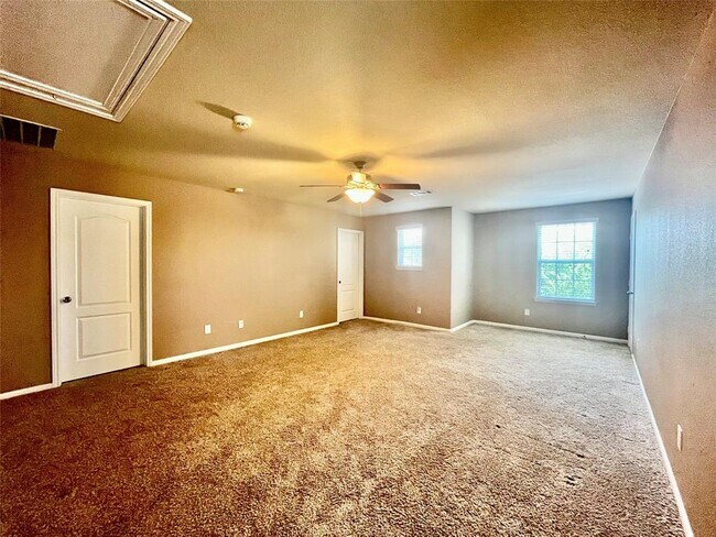 Building Photo - 7010 Stevenson Dr