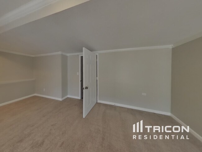 Building Photo - 23047 Ironwood Dr