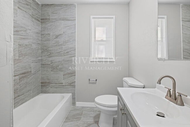 Building Photo - A BERCLAIR BEAUTY!!!