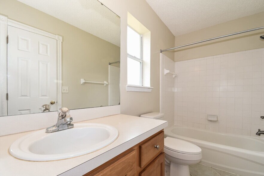 Building Photo - 12710 Dunns View Dr