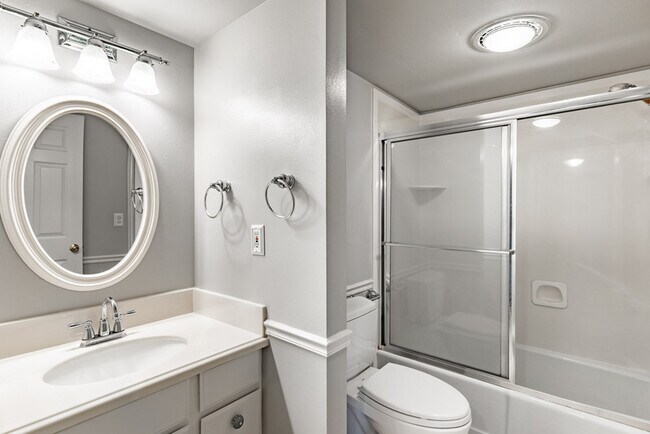 Building Photo - 5761 S Waterbury Cir
