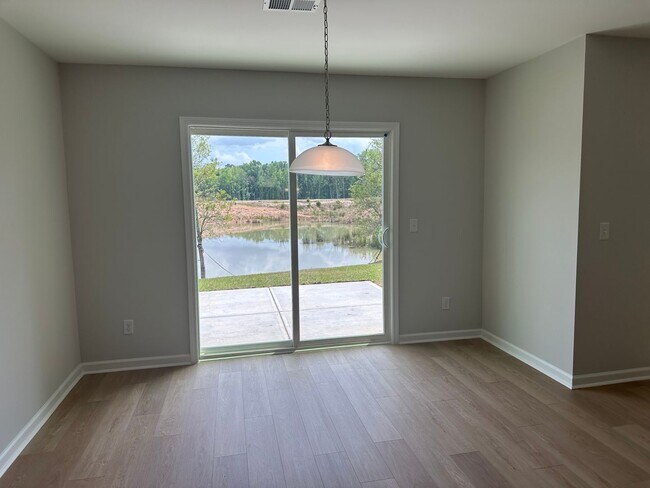 Building Photo - 207 Chime Creek Dr