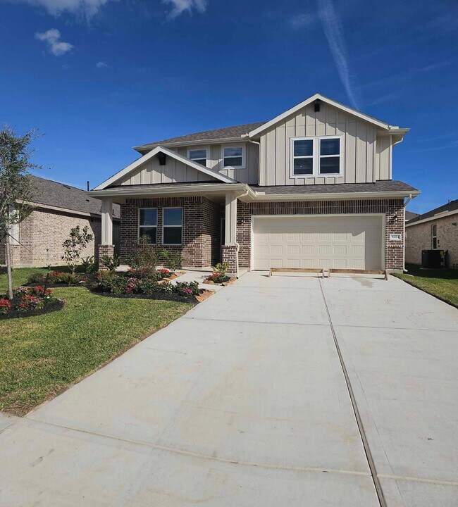 Building Photo - 8414 Bay Oaks Dr