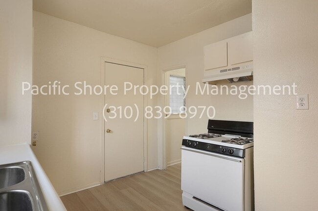 Building Photo - 839 Bartlett St