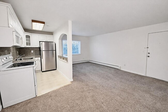 Building Photo - 5995 E Iliff Ave