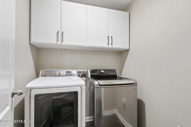 Building Photo - 9051 Tahoe Ln