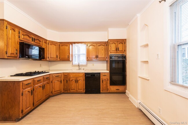 Building Photo - 166-23 24th Ave