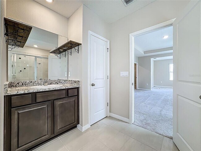 Building Photo - 13071 Brookside Moss Dr