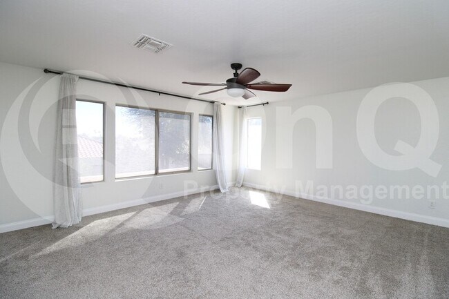 Building Photo - 563 E Krista Way