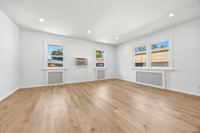 Building Photo - 168 Lenox Ave