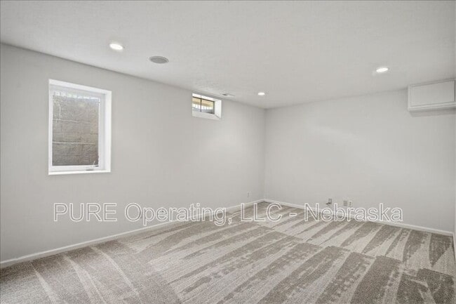 Building Photo - 15527 Mason Cir