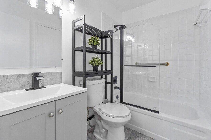 Building Photo - 1620 Granfern Ave