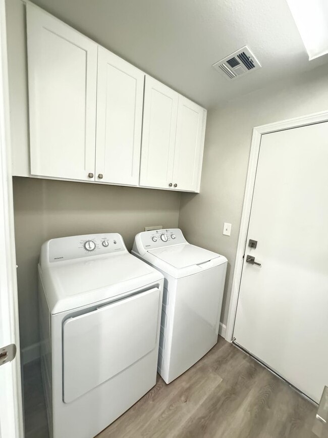 Building Photo - Charming Single-Story 3 bedroom