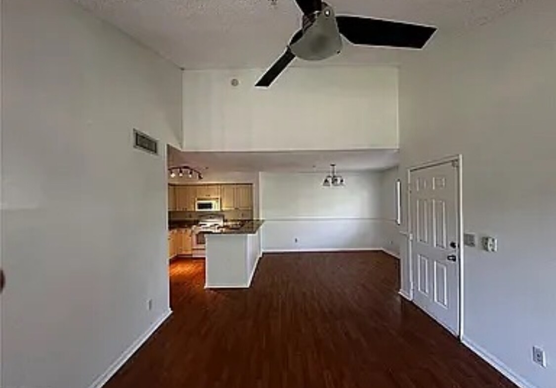 Building Photo - 1270 Wildwood Lakes Blvd