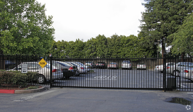 Entrance - Eden Issei Terrace