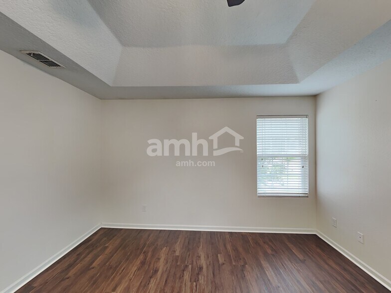 Building Photo - 13728 Devan Lee Dr N