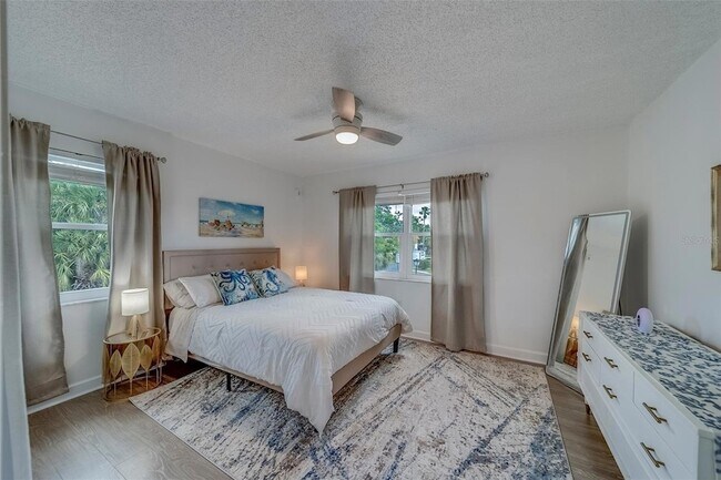 Building Photo - 361 S McMullen Booth Rd