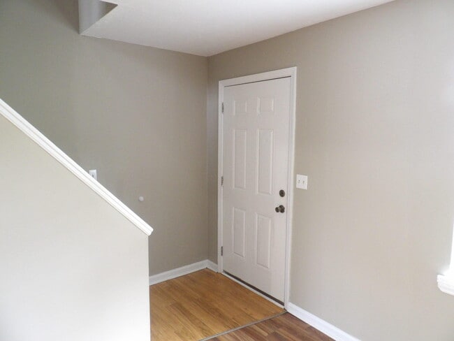 Building Photo - 400 Freedom Dr