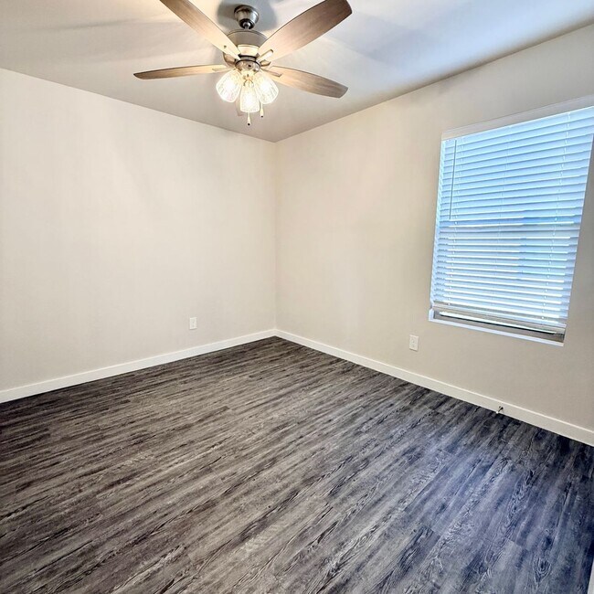 Building Photo - 1/2 Off First Months Rent! - 3 Bedroom 2 Bath Home Available Now In Elm Meadows!