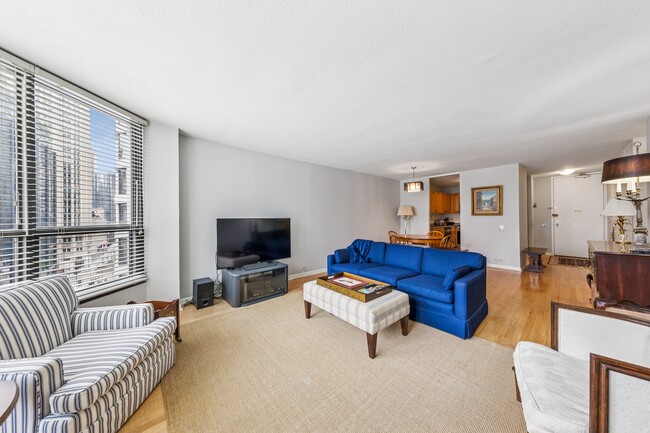 Building Photo - 405 N Wabash Ave