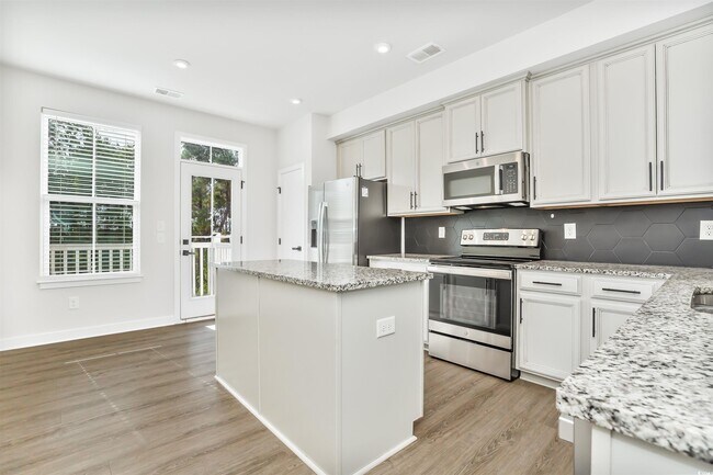 Building Photo - 303 Golan Cir