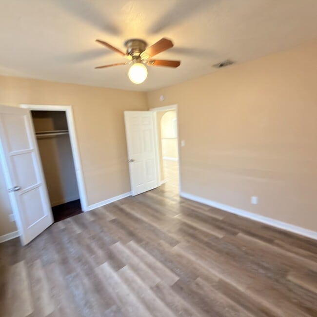 Building Photo - 2621 18th St S