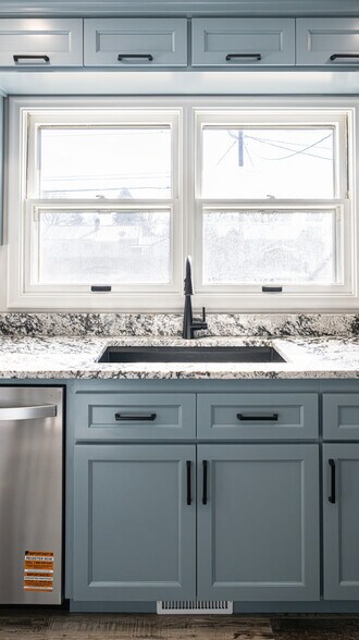 Building Photo - 920 9th St