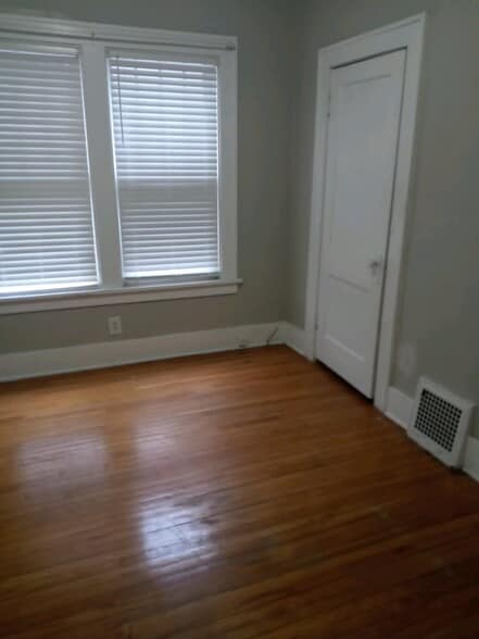 Building Photo - 440 W Cook St