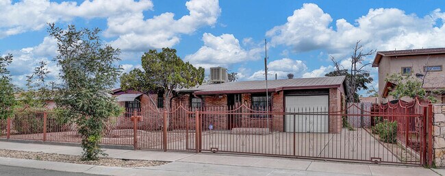 Building Photo - 5205 Flower Dr
