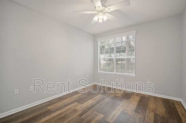 Building Photo - 5110 Bay Club Cir