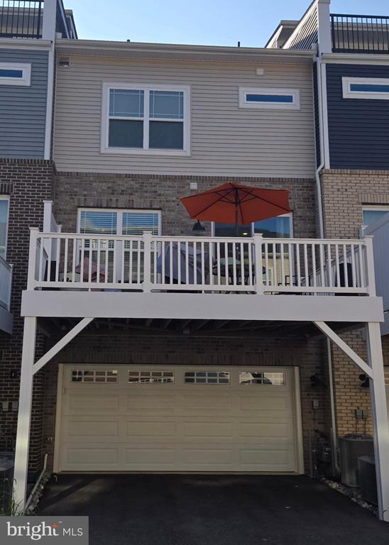 Building Photo - 6960 Farragut Dr