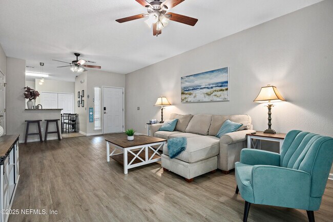 Building Photo - 677 Scrub Jay Dr