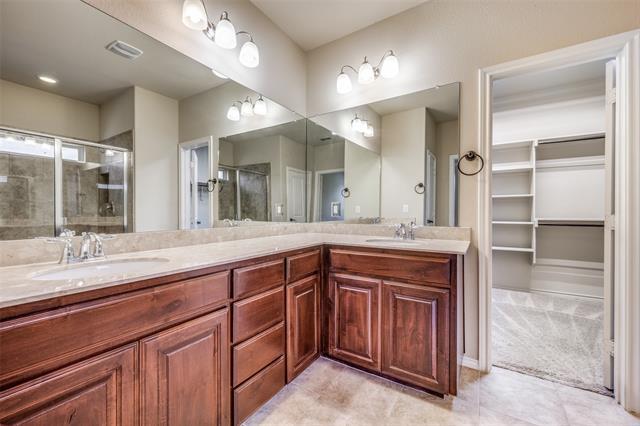 Building Photo - 5901 Longmont Dr