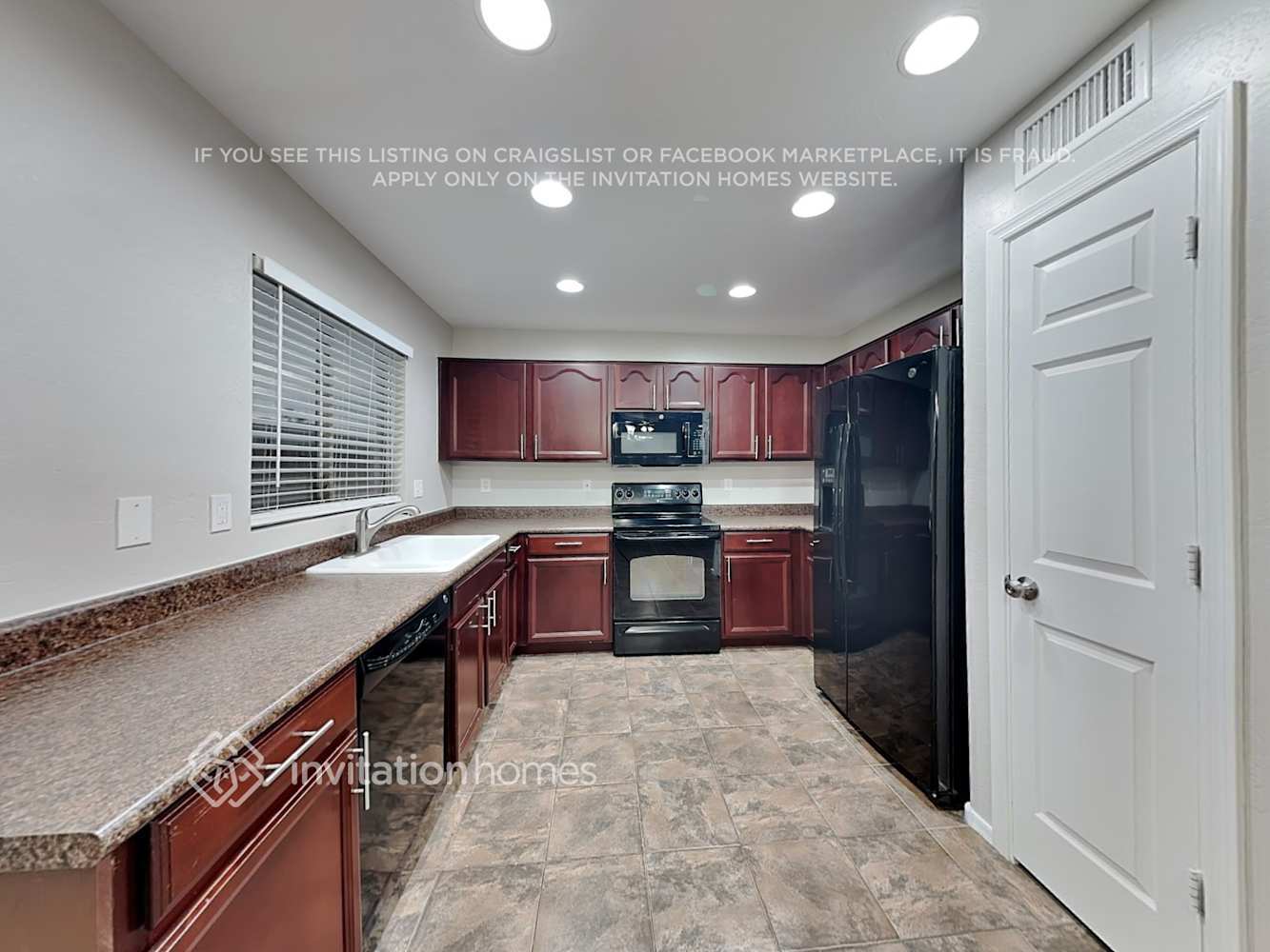 Building Photo - 1906 W Appaloosa Way