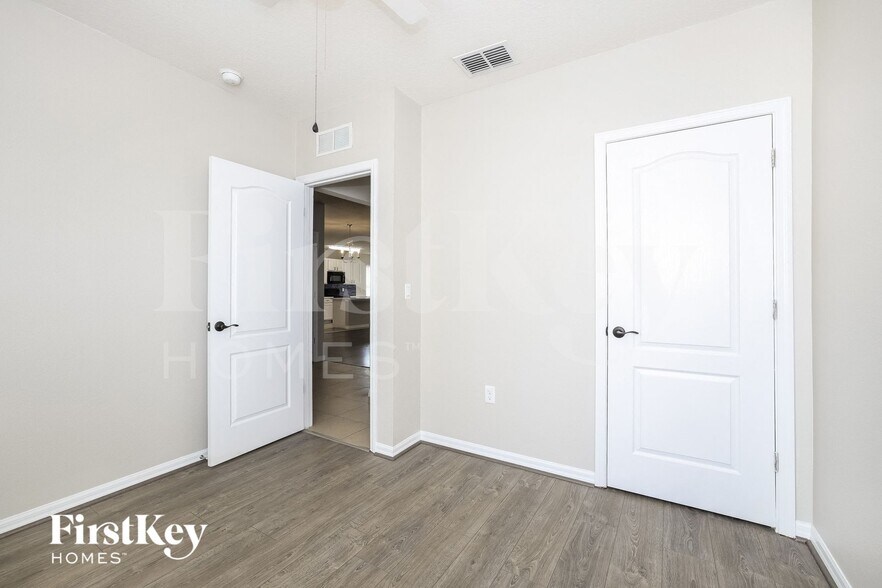 Building Photo - 2283 Sequoia Way