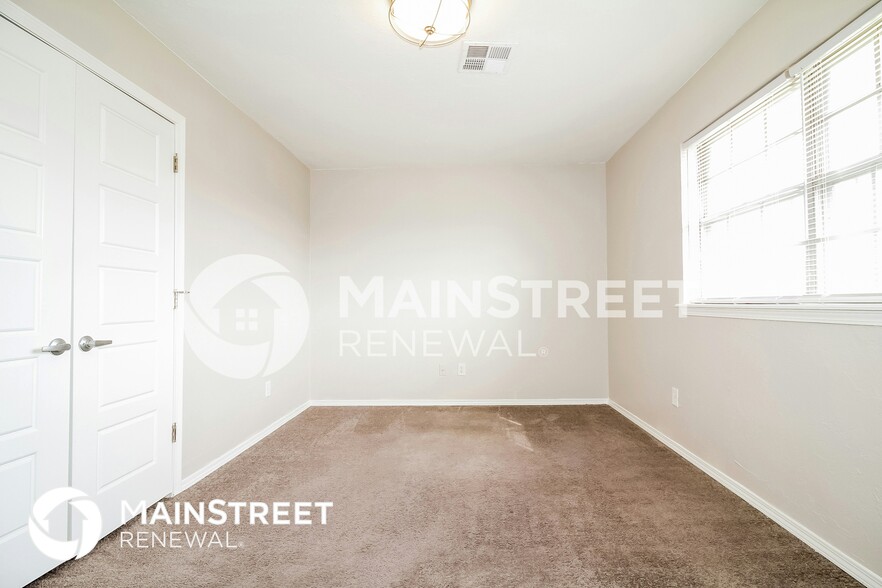 Building Photo - 2613 SW 90th St