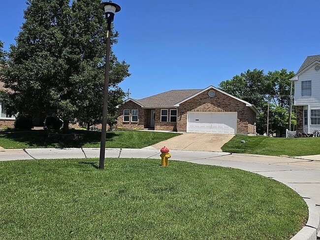 Building Photo - 8703 Fatima Dr